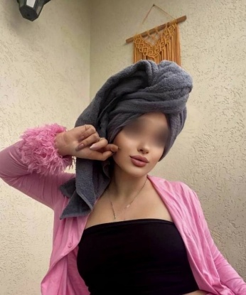 Моя страсть и желание доставлять истинное удовольствие не знают границ. Я знаю, как удовлетворить самые изысканные фантазии и превратить их в реальность. Мои услуги охватывают все, что вы можете себе представить - от романтических свиданий до полного релакса. Я умею слушать и дарить внимание моему партнеру. Фотографии, которые ты видишь - настоящие, и я уверена, что они понравятся тебе еще больше вживую. Мои клиенты оставляют положительные отзывы о встречах со мной и всегда возвращаются в Москву именно ради нашей встречи. Жду тебя, чтобы создать незабываемые моменты в Москве. ✨🌹🔥 1468, 21 год